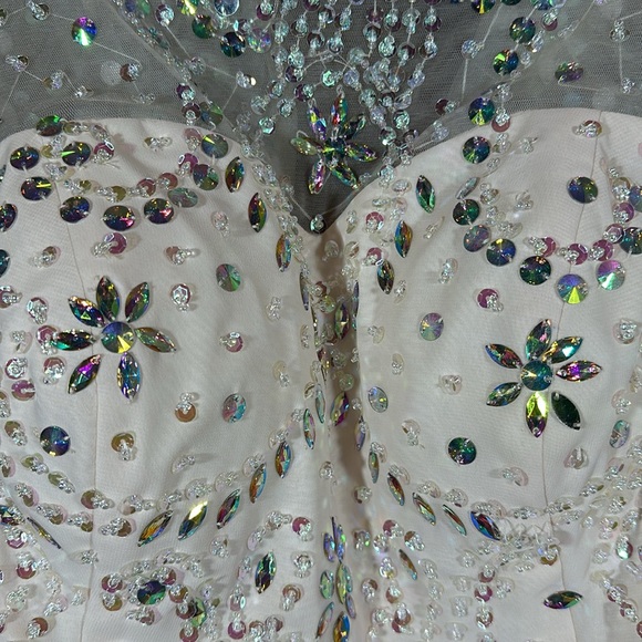 Hebeos US14 sleeveless long chiffon dress with gems and beads. a-line pale pink - Picture 6 of 7